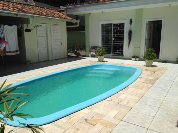 Imagem Casa com 3 Quartos à Venda, 250 m² em Anita Garibaldi - Joinville Imagem Casa com 3 Quartos à Venda, 250 m² em Anita Garibaldi - Joinville