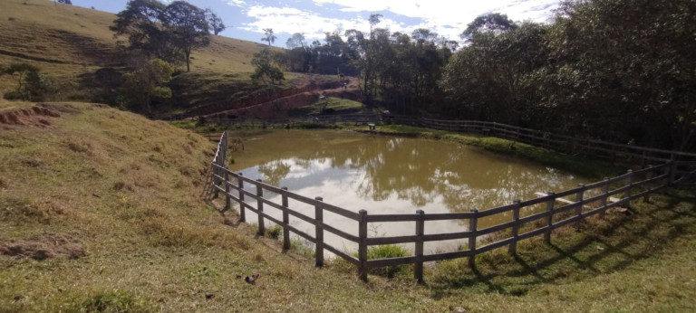 Imagem Chácara com 1 Quarto à Venda, 100 m² em Vila São José - Guaratinguetá Imagem Chácara com 1 Quarto à Venda, 100 m² em Vila São José - Guaratinguetá
