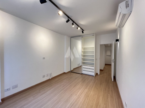 Imagem Apartamento com 3 Quartos para Alugar, 127 m² em Gonzaga - Santos Imagem Apartamento com 3 Quartos para Alugar, 127 m² em Gonzaga - Santos