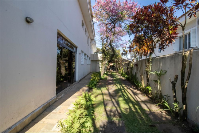 Imagem Casa com 4 Quartos à Venda, 421 m² em Vila Rosália - Guarulhos Imagem Casa com 4 Quartos à Venda, 421 m² em Vila Rosália - Guarulhos