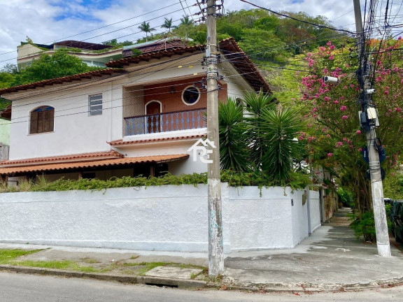 Imagem Casa com 4 Quartos à Venda, 360 m² em São Francisco - Niterói Imagem Casa com 4 Quartos à Venda, 360 m² em São Francisco - Niterói