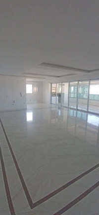 Imagem Apartamento com 4 Quartos à Venda, 254 m² em Meia Praia - Itapema