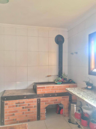 Imagem Sobrado com 3 Quartos à Venda, 210 m² em Parque Imbiry - Campos Do Jordão Imagem Sobrado com 3 Quartos à Venda, 210 m² em Parque Imbiry - Campos Do Jordão