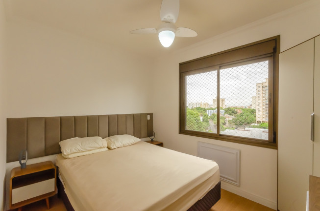 Imagem Imóvel com 2 Quartos à Venda, 72 m² em Passo Da Areia - Porto Alegre Imagem Imóvel com 2 Quartos à Venda, 72 m² em Passo Da Areia - Porto Alegre