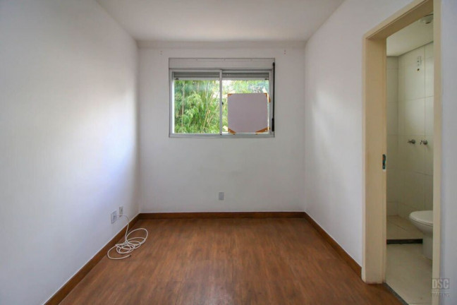 Imagem Imóvel com 2 Quartos à Venda, 52 m² em Cristal - Porto Alegre Imagem Imóvel com 2 Quartos à Venda, 52 m² em Cristal - Porto Alegre
