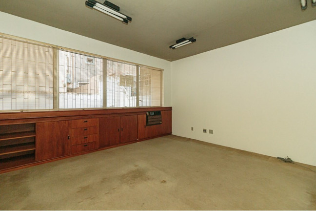 Sala Comercial à Venda, 47 m² em Petrópolis - Porto Alegre