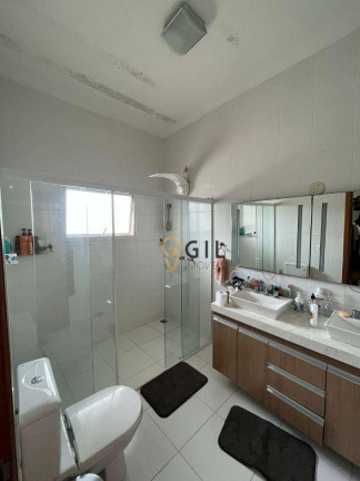 Imagem Sobrado com 3 Quartos à Venda, 240 m² em Villa Branca - Jacareí
