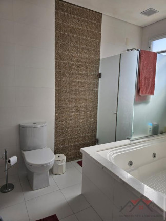 Imagem Sobrado com 3 Quartos à Venda, 295 m² em Bucarein - Joinville