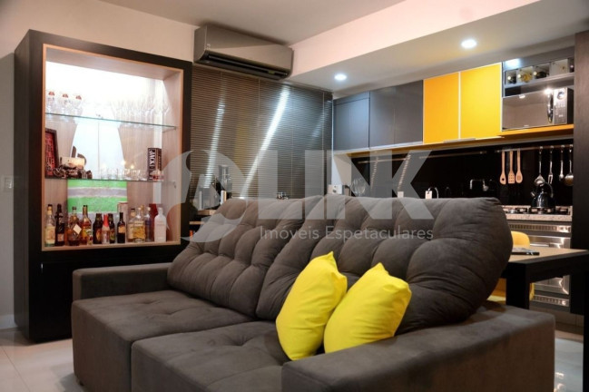 Imagem Apartamento com 1 Quarto à Venda, 40 m² em Chácara Das Pedras - Porto Alegre Imagem Apartamento com 1 Quarto à Venda, 40 m² em Chácara Das Pedras - Porto Alegre