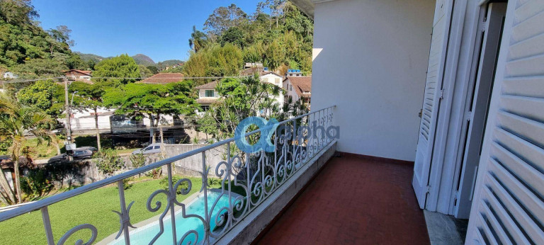 Imagem Casa com 4 Quartos à Venda, 500 m² em Mosela - Petrópolis