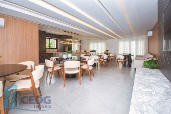 Imagem Apartamento com 2 Quartos à Venda, 67 m² em São Francisco - Curitiba