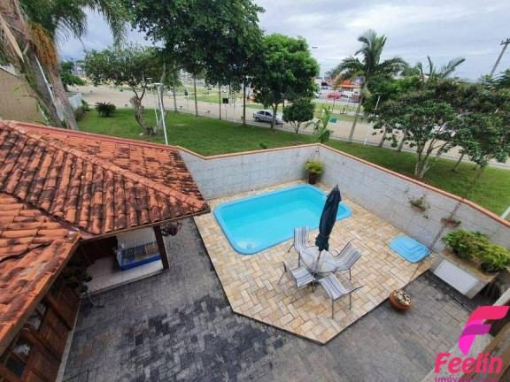 Imagem Casa com 5 Quartos à Venda, 340 m² em Carianos - Florianópolis