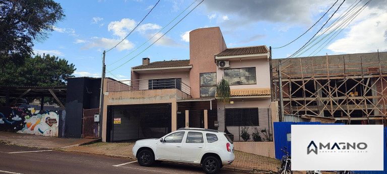 Imagem Casa com 4 Quartos à Venda, 257 m² em Centro - Cascavel Imagem Casa com 4 Quartos à Venda, 257 m² em Centro - Cascavel
