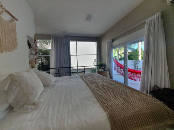 Imagem Casa com 2 Quartos à Venda, 824 m² em Rio Tavares - Florianópolis Imagem Casa com 2 Quartos à Venda, 824 m² em Rio Tavares - Florianópolis