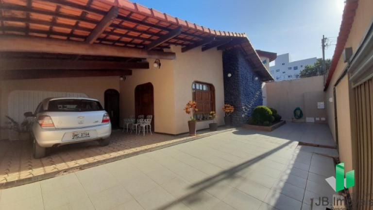 Imagem Casa com 3 Quartos à Venda, 215 m² em Todos Os Santos - Montes Claros