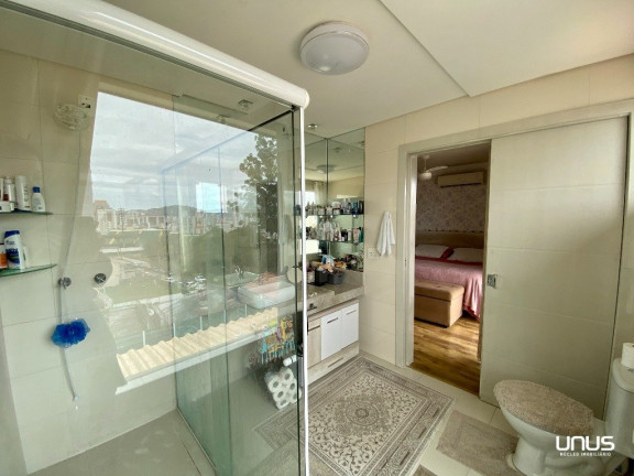 Imagem Casa com 3 Quartos à Venda, 300 m² em Estreito - Florianópolis Imagem Casa com 3 Quartos à Venda, 300 m² em Estreito - Florianópolis