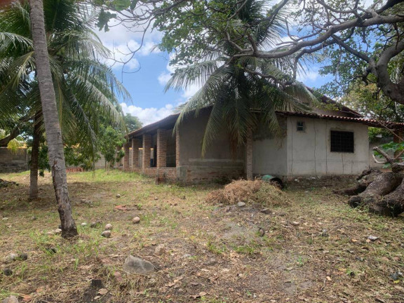 Casa com 3 Quartos à Venda, 270 m² em Olho Dagua - Eusébio