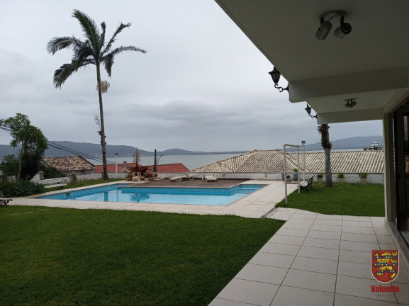 Imagem Casa com 6 Quartos à Venda,  em Coqueiros - Florianópolis