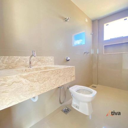 Imagem Sobrado com 3 Quartos à Venda, 102 m²