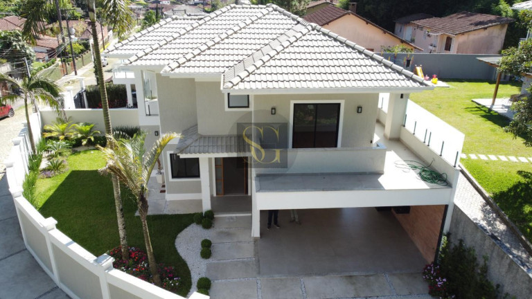Casa com 3 Quartos à Venda, 290 m² em Carlos Guinle - Teresópolis