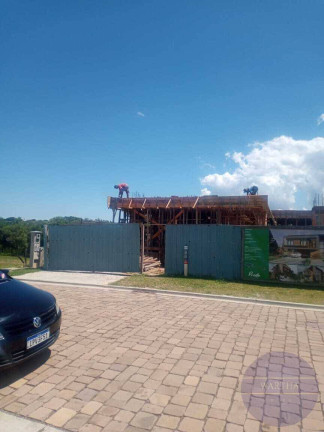 Sobrado com 4 Quartos à Venda,  em Gravataí