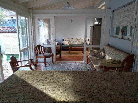 Imagem Casa com 4 Quartos à Venda, 243 m² em Partenon - Porto Alegre Imagem Casa com 4 Quartos à Venda, 243 m² em Partenon - Porto Alegre