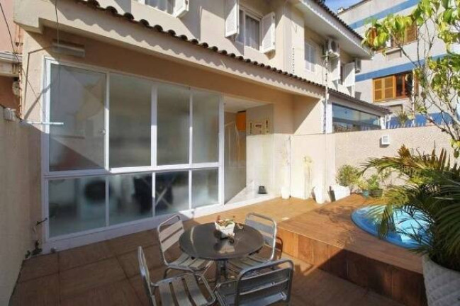 Imagem Casa com 4 Quartos à Venda, 285 m² em Jardim Itu - Porto Alegre