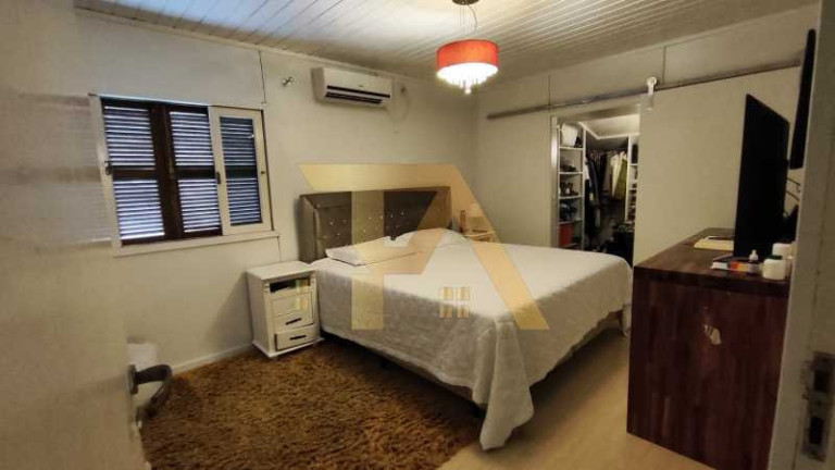 Imagem Imóvel com 3 Quartos à Venda, 362 m² em Araçatuba - Imbituba