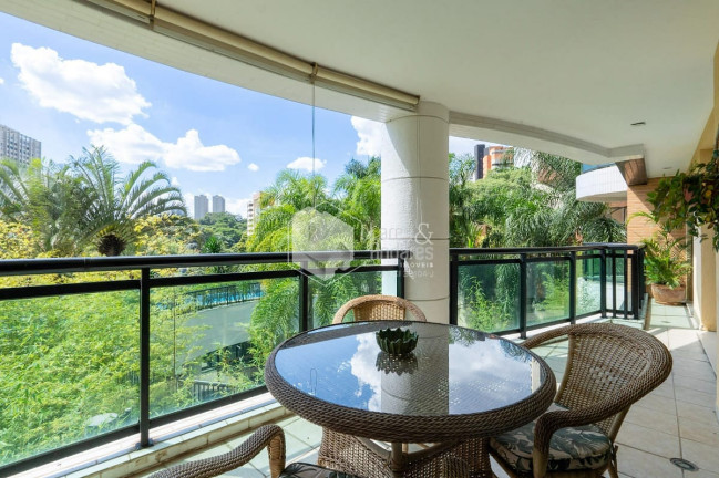 Apartamento com 3 Quartos à Venda, 192 m² em Vila Suzana - São Paulo