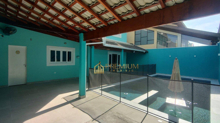 Sobrado com 4 Quartos à Venda, 304 m² em Urbanova - São José Dos Campos