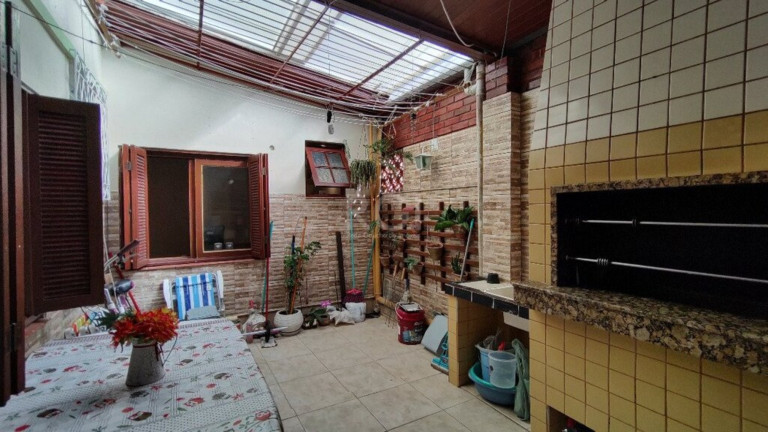 Imagem Imóvel com 3 Quartos à Venda, 72 m² em Cristal - Porto Alegre Imagem Imóvel com 3 Quartos à Venda, 72 m² em Cristal - Porto Alegre