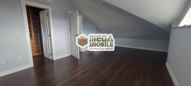 Imagem Casa com 5 Quartos à Venda, 900 m² em Córrego Grande - Florianópolis Imagem Casa com 5 Quartos à Venda, 900 m² em Córrego Grande - Florianópolis