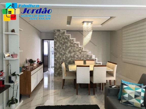 Sobrado com 3 Quartos à Venda, 210 m² em Vila Eldízia - Santo André
