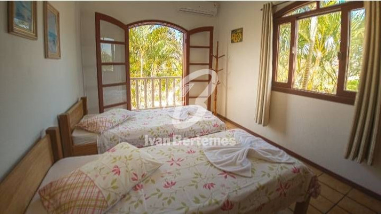 Imagem Sobrado com 2 Quartos para Temporada, em Canto Grande - Bombinhas Imagem Sobrado com 2 Quartos para Temporada, em Canto Grande - Bombinhas