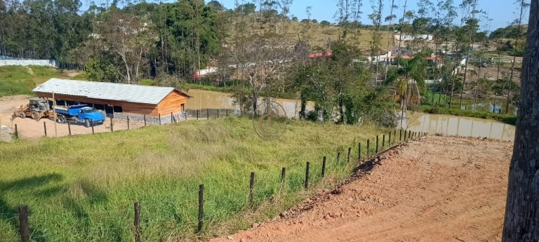 Imagem Chácara à Venda, em Chácaras Santa Maria - Jacareí Imagem Chácara à Venda, em Chácaras Santa Maria - Jacareí