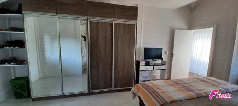 Imagem Casa com 3 Quartos à Venda, 240 m² em Vargem Grande - Florianópolis Imagem Casa com 3 Quartos à Venda, 240 m² em Vargem Grande - Florianópolis