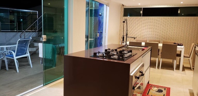 Imagem Casa com 4 Quartos à Venda, 240 m² em Camboinhas - Niterói