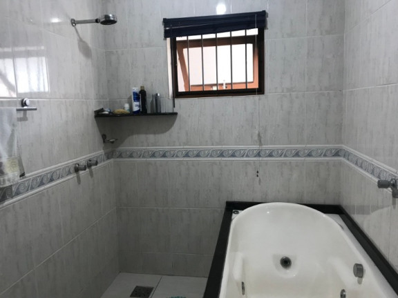 Imagem Casa com 3 Quartos à Venda, 204 m² em Jardim Sabará - Porto Alegre Imagem Casa com 3 Quartos à Venda, 204 m² em Jardim Sabará - Porto Alegre