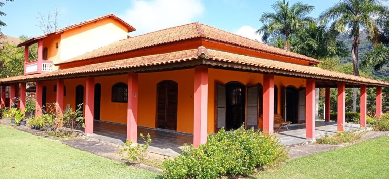 Imagem Chácara com 5 Quartos à Venda, 390 m² em Centro - Santa Branca Imagem Chácara com 5 Quartos à Venda, 390 m² em Centro - Santa Branca