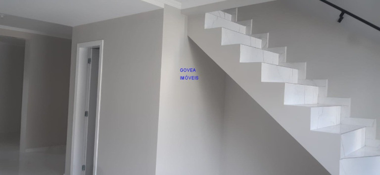 Imagem Sobrado com 3 Quartos à Venda, 72 m² em Ganchinho - Curitiba