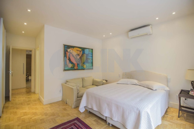 Imagem Apartamento com 4 Quartos à Venda, 251 m² em Moinhos De Vento - Porto Alegre