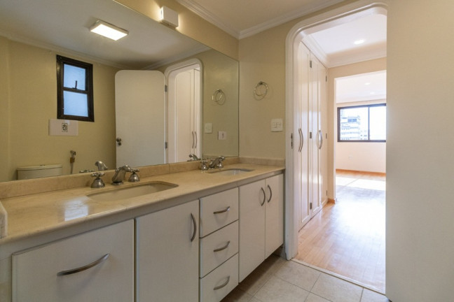 Imagem Apartamento com 3 Quartos à Venda, 209 m² em Itaim Bibi - São Paulo