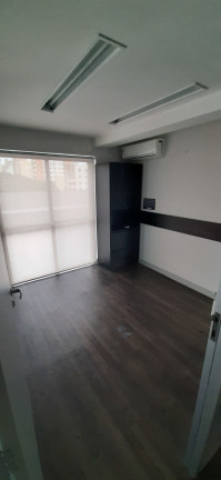Imagem Sala Comercial à Venda, 205 m² em Auxiliadora - Porto Alegre Imagem Sala Comercial à Venda, 205 m² em Auxiliadora - Porto Alegre