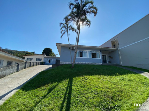 Casa com 4 Quartos à Venda, 575 m² em Centro - São José