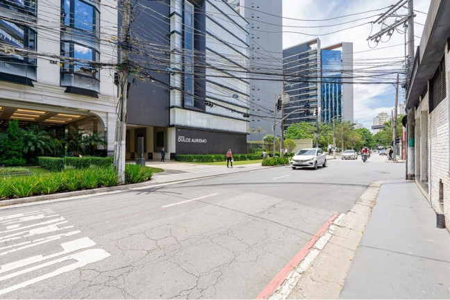 Sala Comercial à Venda, 45 m² em Vila Olímpia - São Paulo