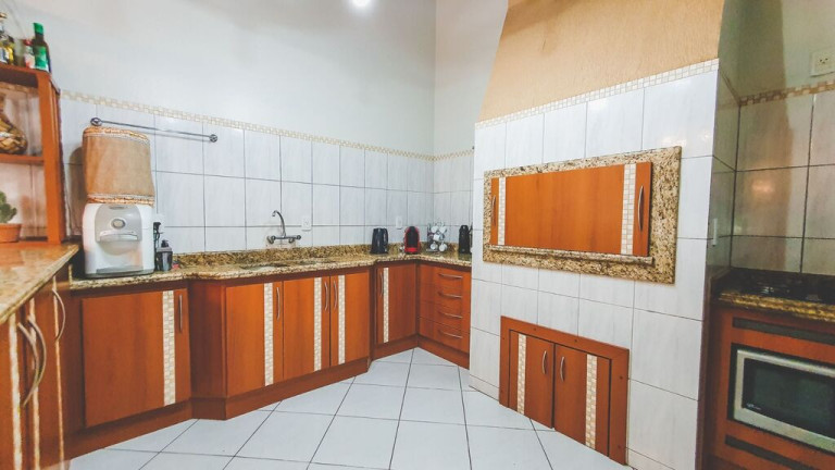 Imagem Chácara com 4 Quartos à Venda, 182 m² em Lomba Grande - Novo Hamburgo
