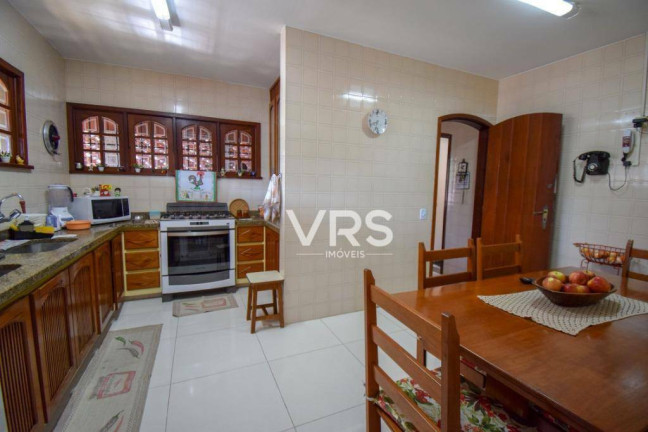 Imagem Casa com 6 Quartos à Venda, 700 m² em Tijuca - Teresópolis