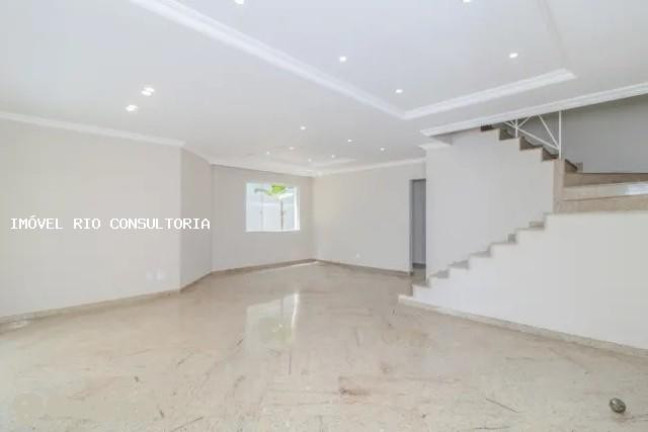 Imagem Casa com 4 Quartos à Venda, 260 m² em Rio De Janeiro Imagem Casa com 4 Quartos à Venda, 260 m² em Rio De Janeiro