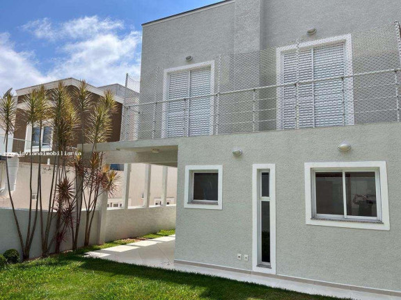 Imagem Casa à Venda, em Moinho Velho - Cotia Imagem Casa à Venda, em Moinho Velho - Cotia
