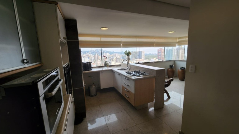 Imagem Apartamento com 3 Quartos à Venda, 206 m² em Menino Deus - Porto Alegre